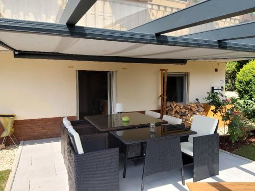 A szálláshely kívülről, Ferienhaus mit zwei separaten 4 Sterne Wohnungen bei Limburg in Hunfelden