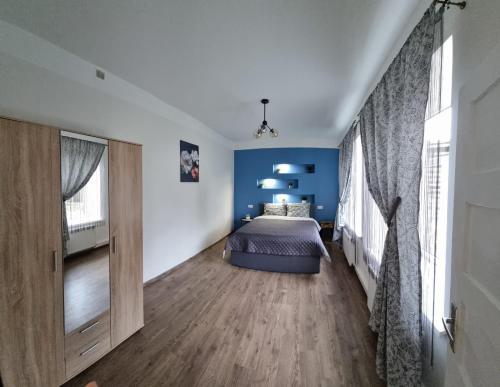 Cēsu mājas Rīgas ielā (Cesu majas Rigas iela) in Cesis