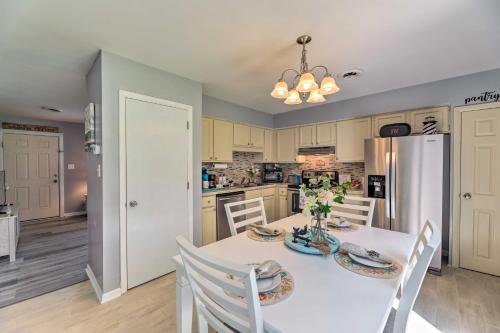 Swansboro Coastal Home Less Than 3 Mi to State Park! Swansboro Coastal Home Less Than 3 Mi to State Park!