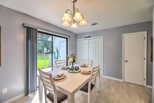 Swansboro Coastal Home Less Than 3 Mi to State Park! Swansboro Coastal Home Less Than 3 Mi to State Park!