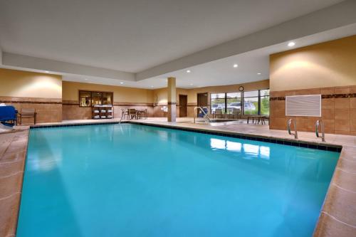 Holiday Inn Express Hotel & Suites Butte