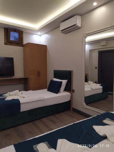 room detail thumbnail 1