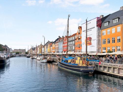 Sanders Stage - Chic Three-Bedroom Apartment Near Nyhavn