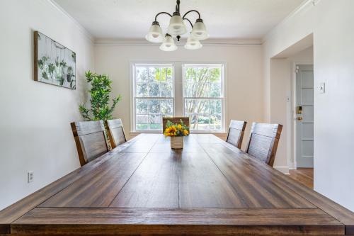 Faciliteiten, *NEW* Charming Memphis Bungalow near Cooper Young near Memphis Zoo