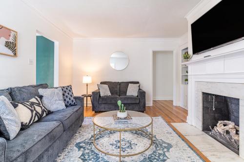 *NEW* Charming Memphis Bungalow near Cooper Young near Memphis Zoo