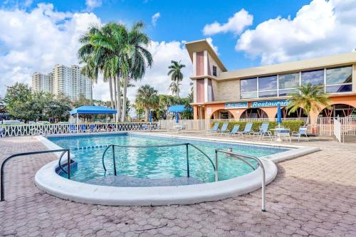 1BR1BATH GORGEOUS HALLANDALE BEACH with POOL and FREE PARKING - image 29