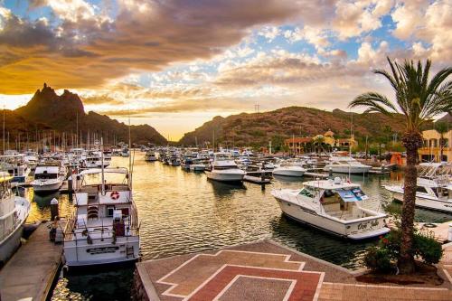 Magical views of the Sea of Cortez with BBQ & Wi-fi