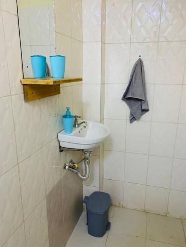 浴室, Stylish centrally located apt: secure,WiFi&parking in 梅魯