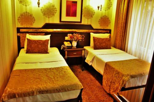 Standard Double Room image 7
