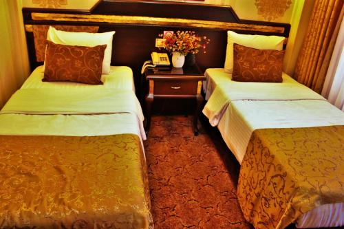 Standard Double Room image 5