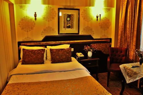 Standard Single Room image 3