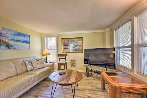 Coastal Cottage with Patio Steps to Ocean and Dining! - image 8