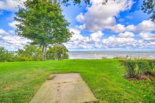 Private Waterfront Lake Erie Home with BBQ Patio - image 4