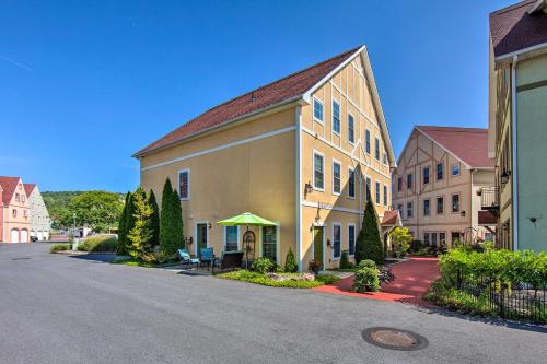 Historic Townhouse in Bavarian-Style Neighborhood! - image 7