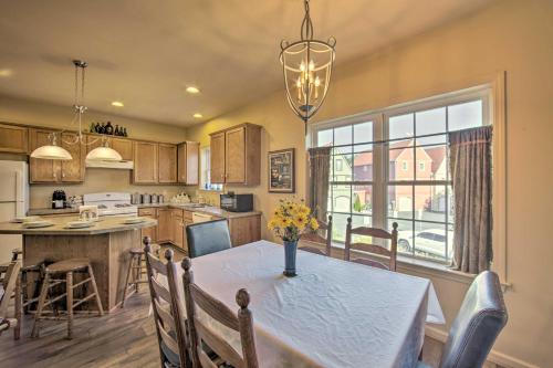 Historic Townhouse in Bavarian-Style Neighborhood! - image 8