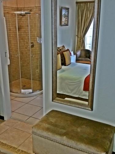 Luxury Double Room image 8