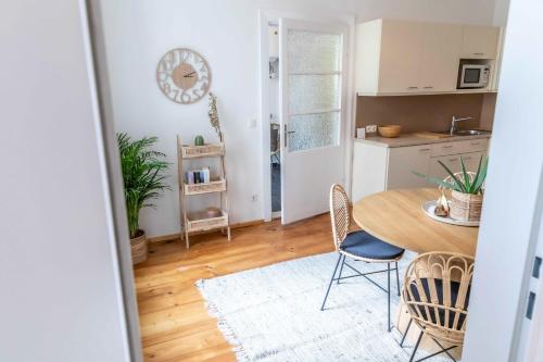 One-Bedroom Apartment image 2