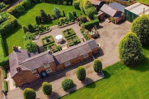 Pohled zvenku, Luxury Barn with Hot Tub and Spa Treatments in Little Budworth