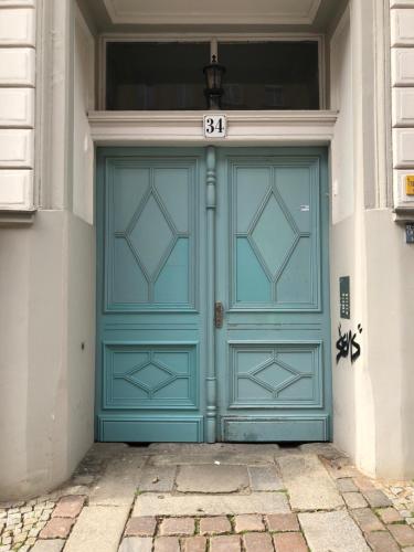 TOP SPOT MITTE . THE PLACE TO BE ! - image 2