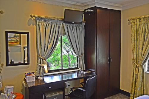 Superior Double Room image 6