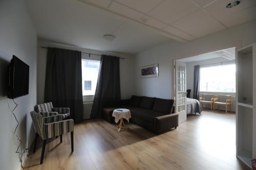 100 Iceland Hotel - image 4