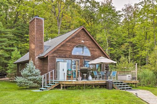 Secluded Bass Lake Cabin 9 Mi to Traverse City! - image 22