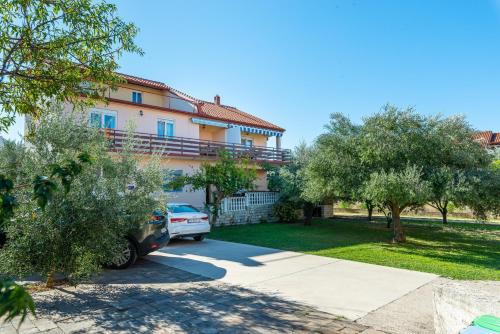 Apartments by the sea Bibinje, Zadar - 5786 - Location saisonnière - Bibinje