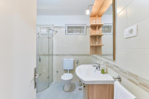Two-Bedroom Apartment with Terrace image 10