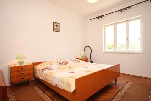 Family friendly seaside apartments Ugljan - 828 - image 5