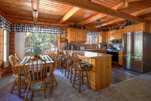 Henrys Cast by KABINO Hot Tub Large Driveway PS4 Dog Friendly Fire Pit Fireplace, Island Park (fotografie 4)