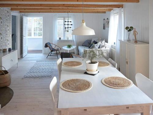 Holiday home HALLABRO - image 10