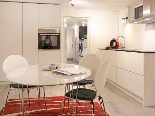 Holiday home STENUNGSSUND II - image 10