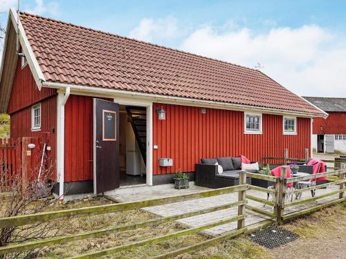 5 person holiday home in LINDOME SVERIGE