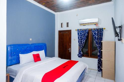 room detail thumbnail 2
