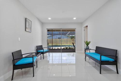 Beautiful & Peaceful 4 Bedroom Home With a Pool thumb 4