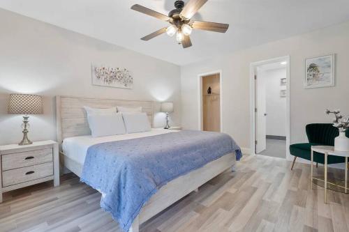 Beautiful & Peaceful 4 Bedroom Home With a Pool in Sunrise, USA