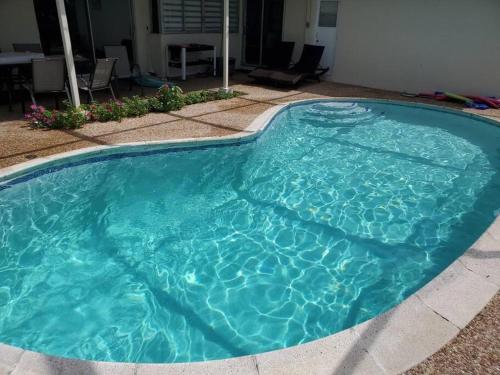 Swimming pool, Beautiful & Peaceful 4 Bedroom Home With a Pool in Sunrise