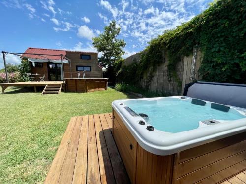 myinsolite - Tiny-house, jacuzzi, brasero, piscine - Location, gîte - Aigues-Mortes