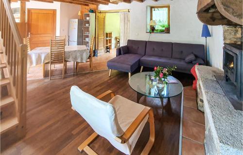 Amazing home in Le Faout with 2 Bedrooms and WiFi in Λε Φαουέ