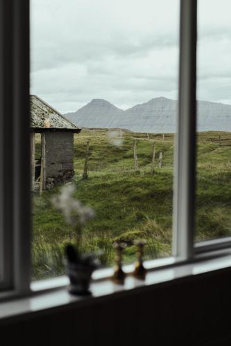 Alrededores, Authentic Cabin - Unique location - In nature - 2BR in Gjogv