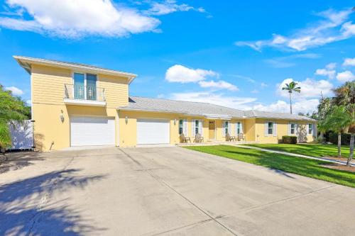 775 Willow Court - main image