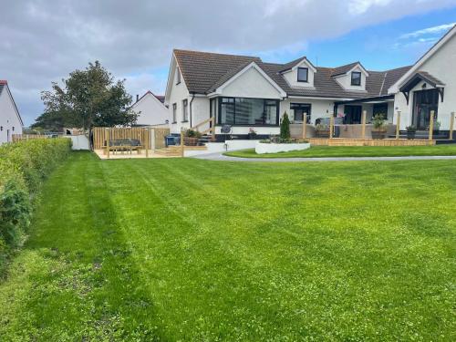Beautiful 3-Bed House in Sunny Killough Down in Killough