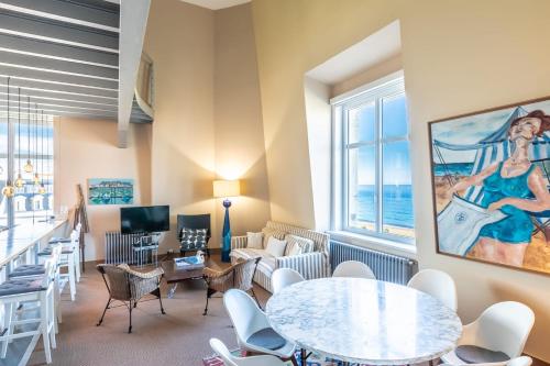 SUN KEYWEEK Duplex - Breathtaking view of the Ocean and Palace Gardens - image 5