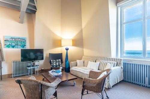 SUN KEYWEEK Duplex - Breathtaking view of the Ocean and Palace Gardens - image 6