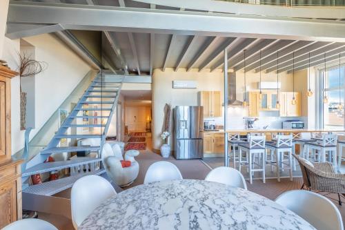 SUN KEYWEEK Duplex - Breathtaking view of the Ocean and Palace Gardens - image 13