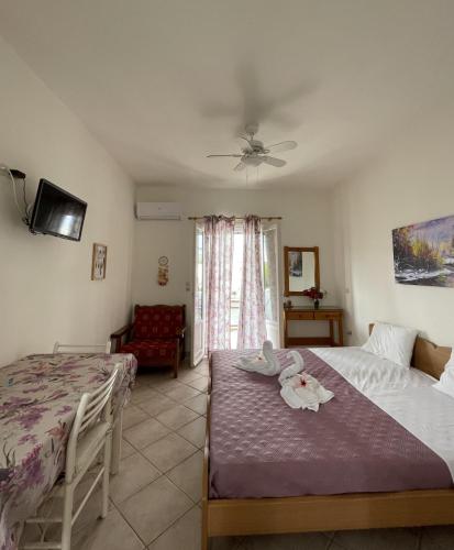 2 twin beds