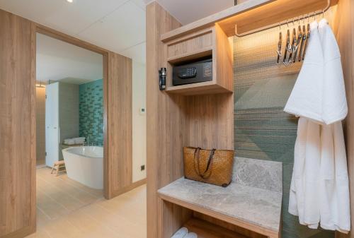 397546721 Holiday Inn Resort Samui Bophut Beach by IHG