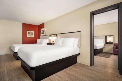 Ramada by Wyndham Whitehall/Allentown