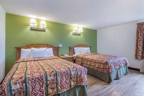 2 double beds
