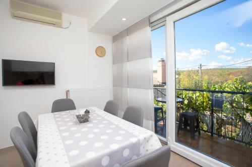 Apartment Falichi in Vozilici